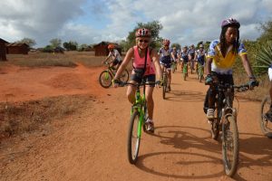 goede doelen fietssafari Tanzania